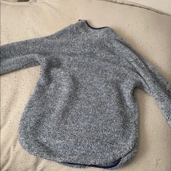 cozy blue and grey hoodie!! super comfy and light - Picture 4 of 4